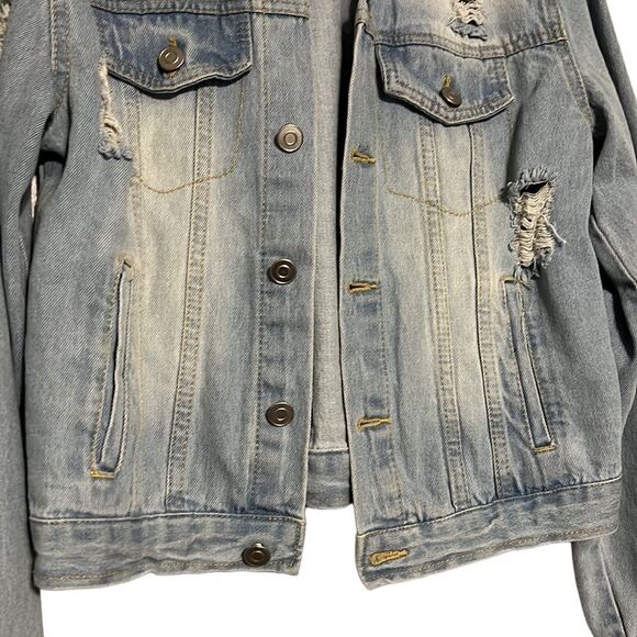 Jean Jacket Junior's Size Medium Distressed Cropped Denim Light Wash Love Tree - Picture 5 of 7